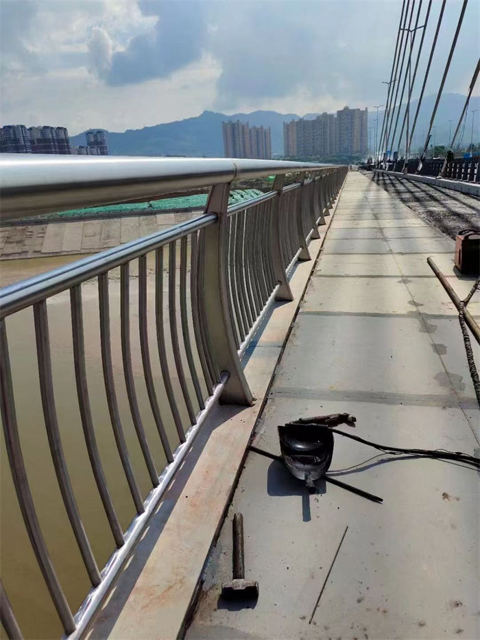 河道护栏百看不如一问当地供应商