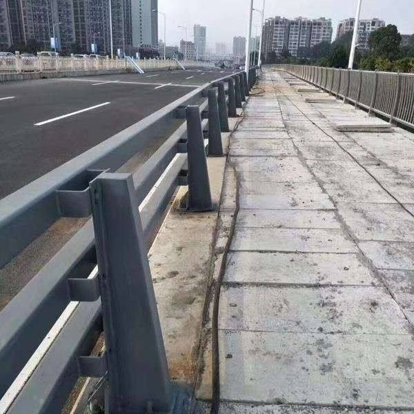 道路桥梁防撞护栏不易褪色