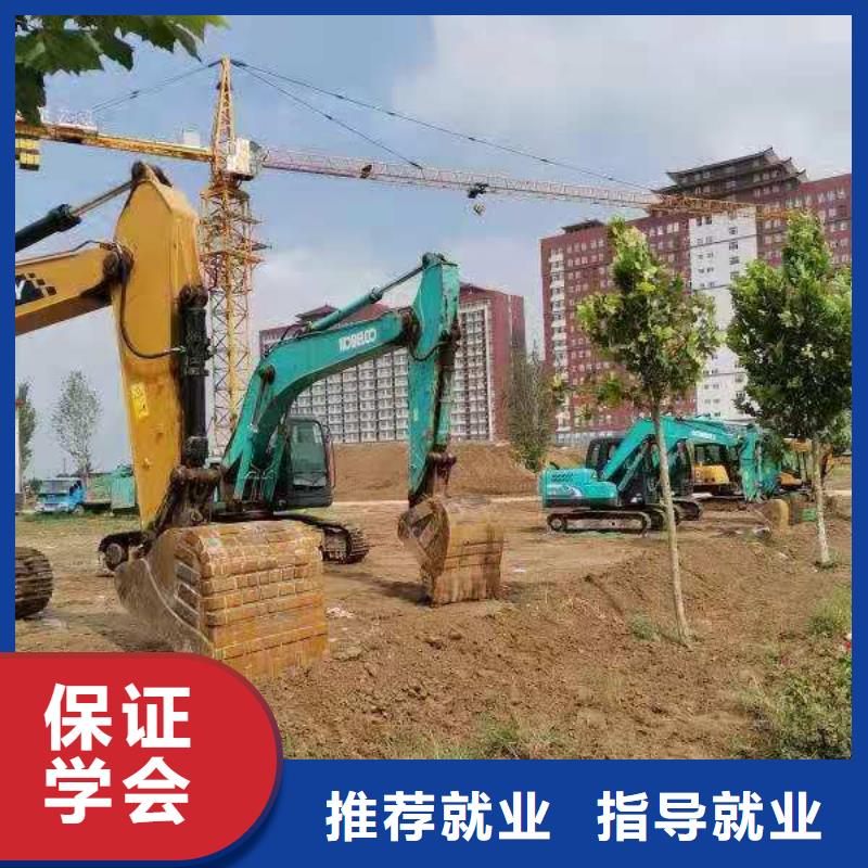 挖掘机技校美甲培训实操教学老师专业