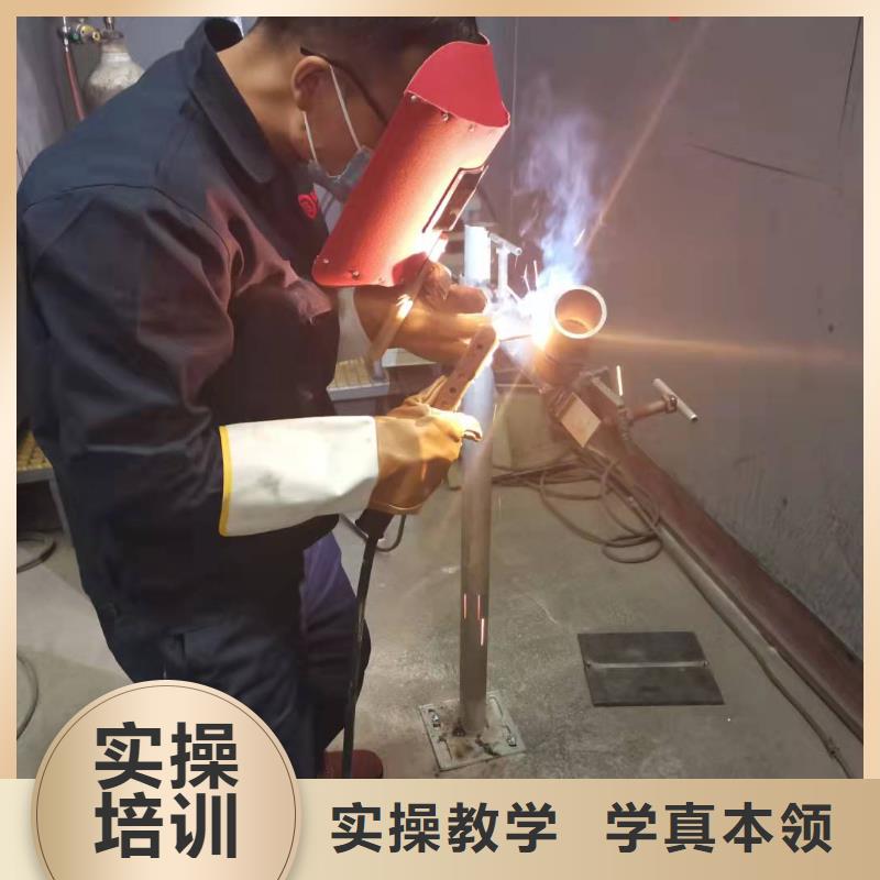 【焊工学校】挖掘机培训学校实操教学专业齐全